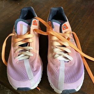 Women’s size 9 cloud walkers